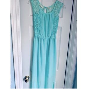 🌸 5 for $25 Gorgeous Lace Maxi Dress with Slits